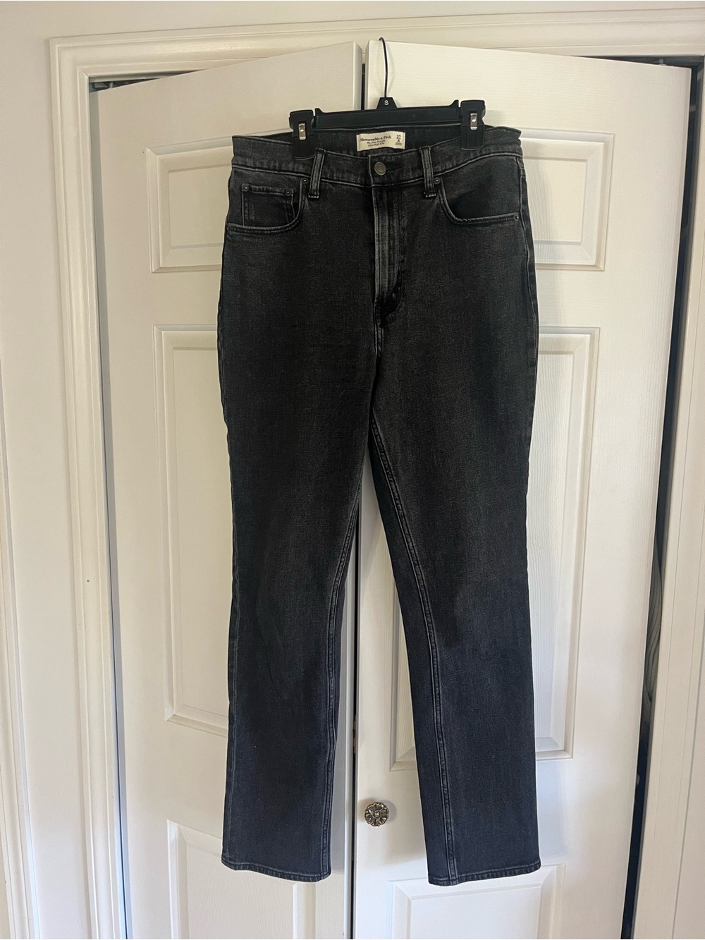 Abercrombie & Fitch Women's Black Straight-Leg Jeans